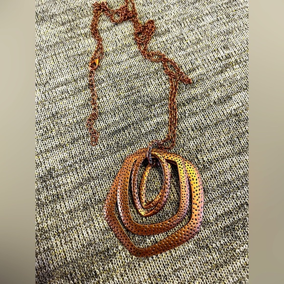 Necklace with amazing and interesting design - Picture 1 of 1